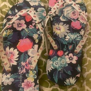 NWT Vera Bradley flip flops cherry blossom size 7/8